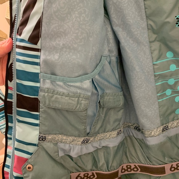 **686** Ski/Snowboard Jacket Sz: M - Picture 7 of 11